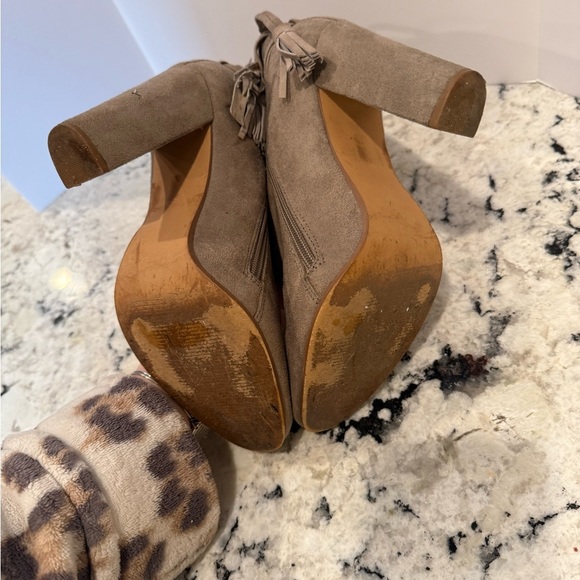 Steve Madden Giovanni Booties - Picture 7 of 10